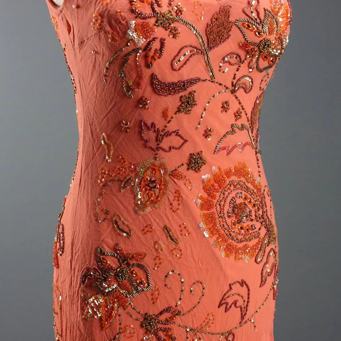 Sue Wong Embroidered Silk Dress V-Shaped Neck Size 12 USA
