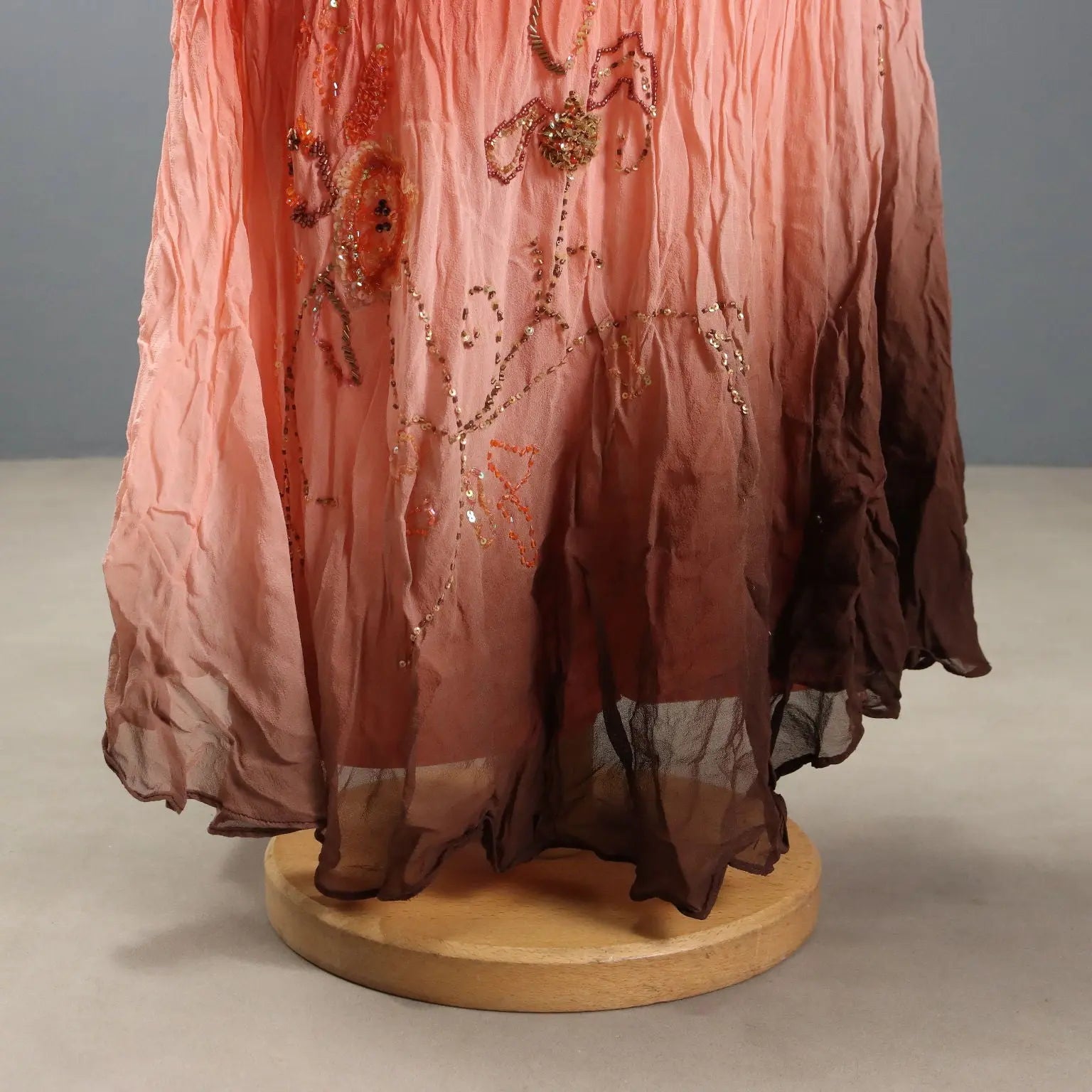 Sue Wong Embroidered Silk Dress V-Shaped Neck Size 12 USA