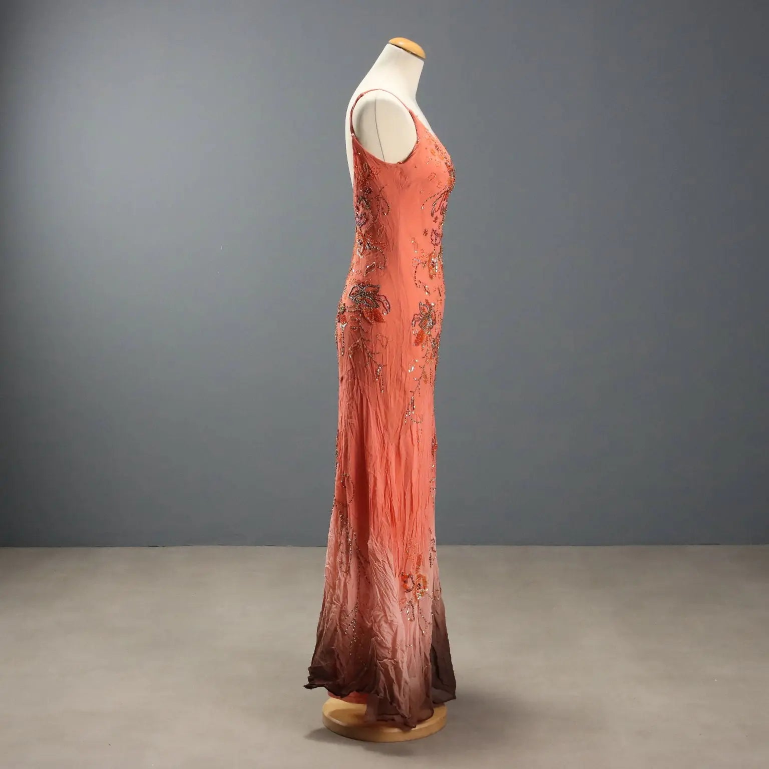Sue Wong Embroidered Silk Dress V-Shaped Neck Size 12 USA