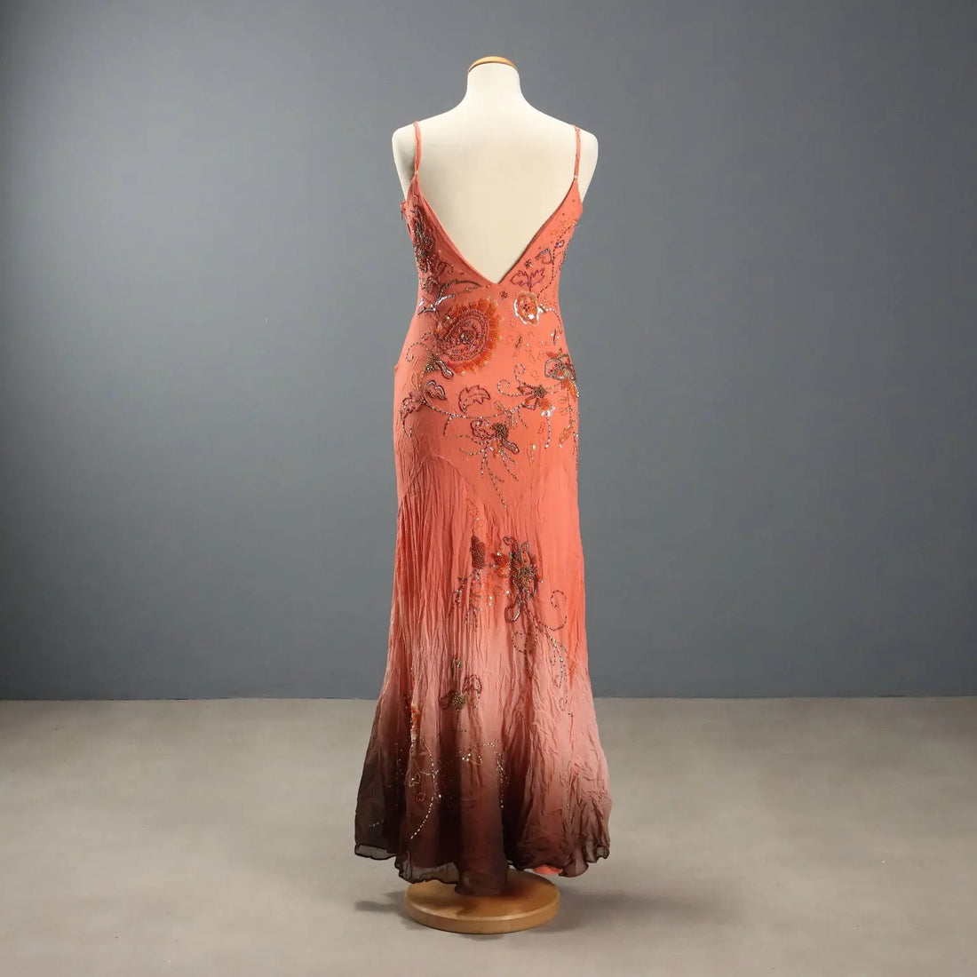 Sue Wong Embroidered Silk Dress V-Shaped Neck Size 12 USA
