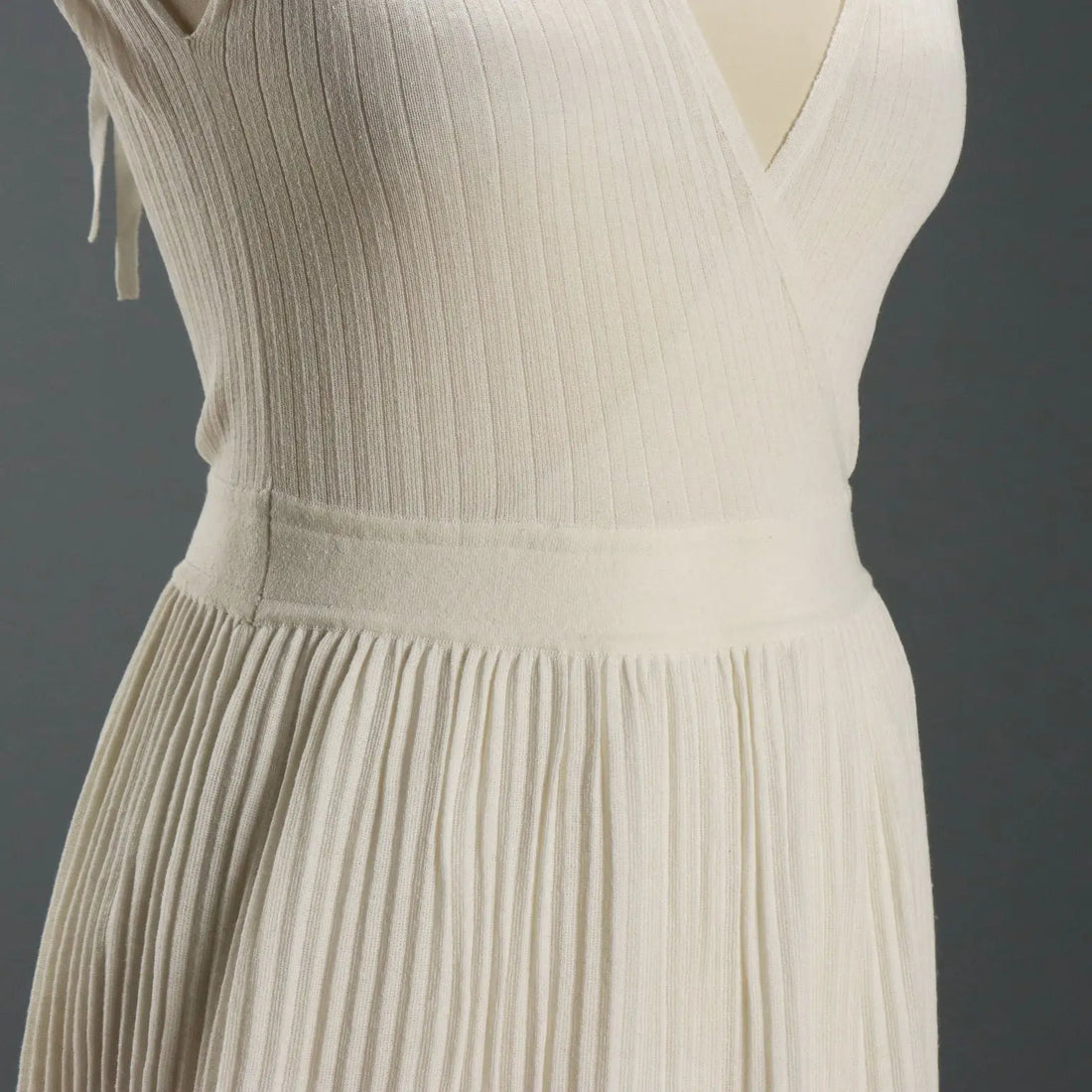 Valentino Cream White Midi Pleated Dress UK Size 12 Second Hand
