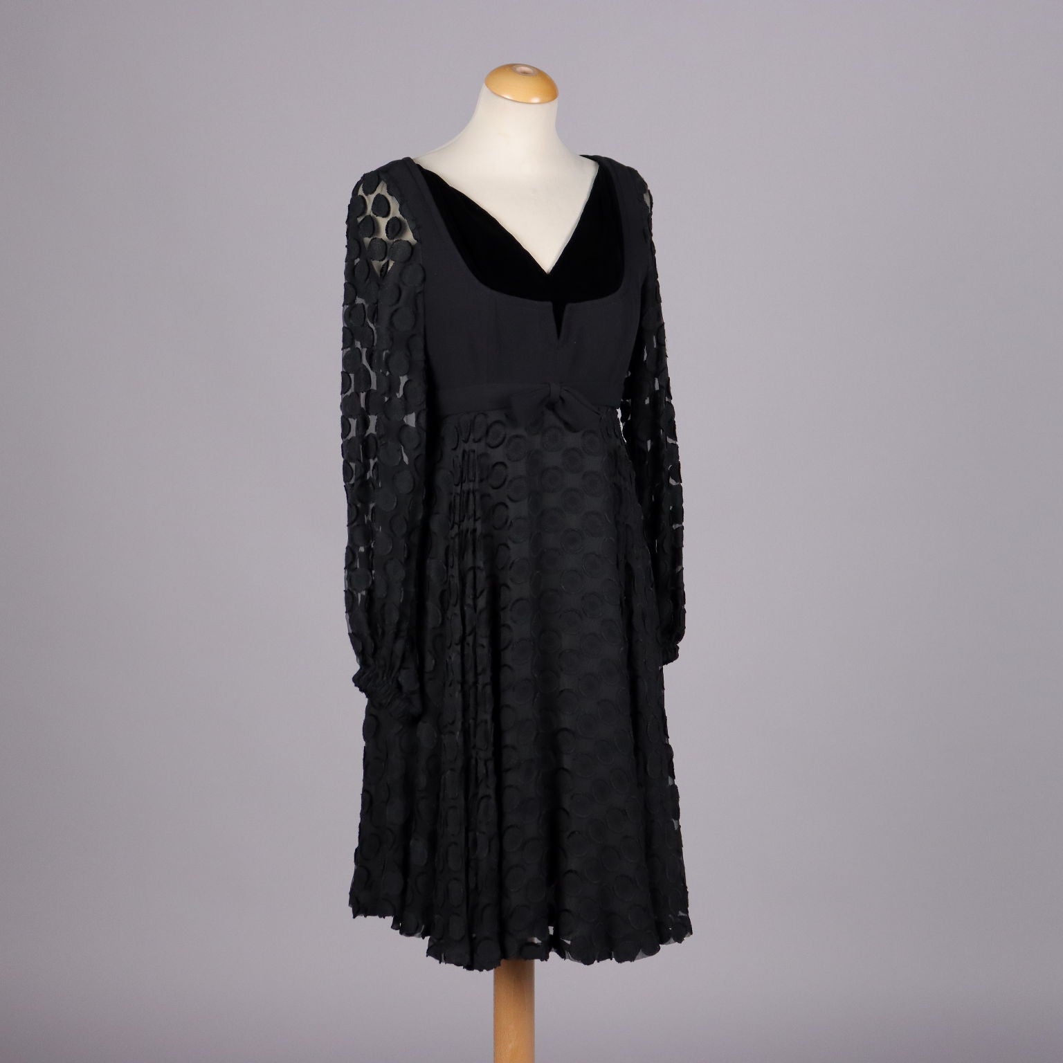  | Clothing & House Linens  Second hand