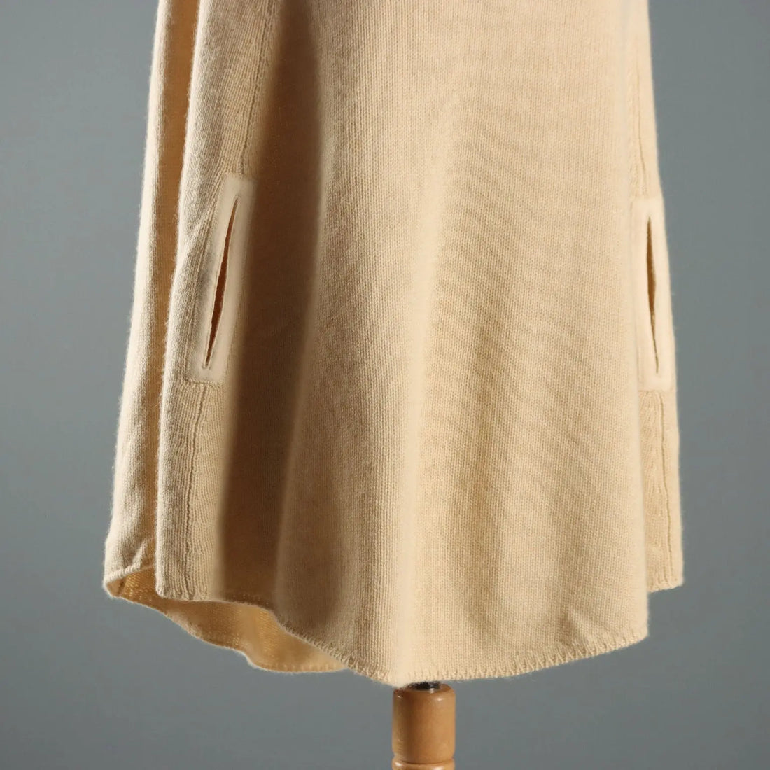 Brunello Cucinelli Cape Cashmere Unique Size Second Hand Italy | Clothing & House Linens | Second hand