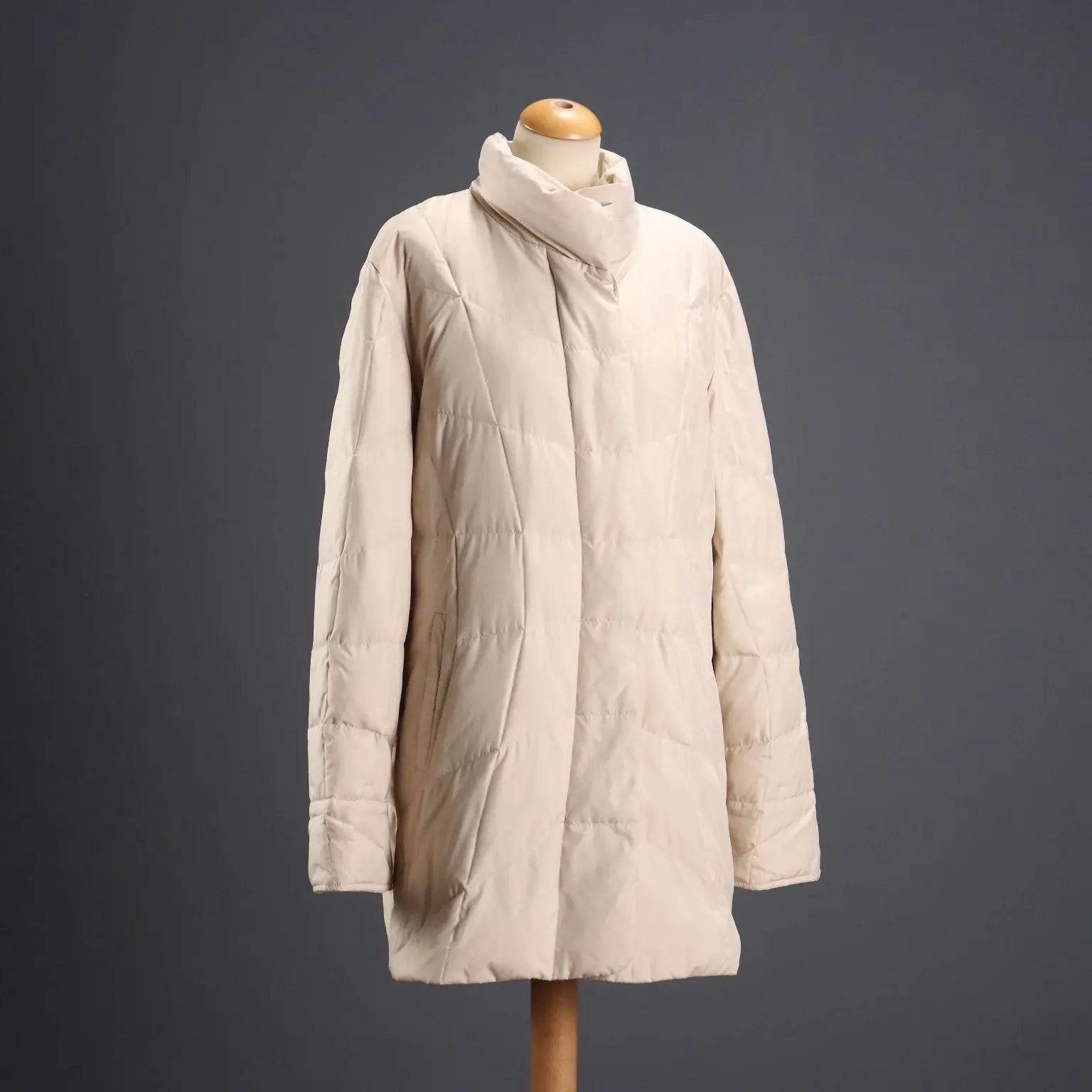 Schneiders Down Jacket Polyester Second Hand UK Size 14 Austria - UK Size 14 | Clothing & House Linens | Second hand