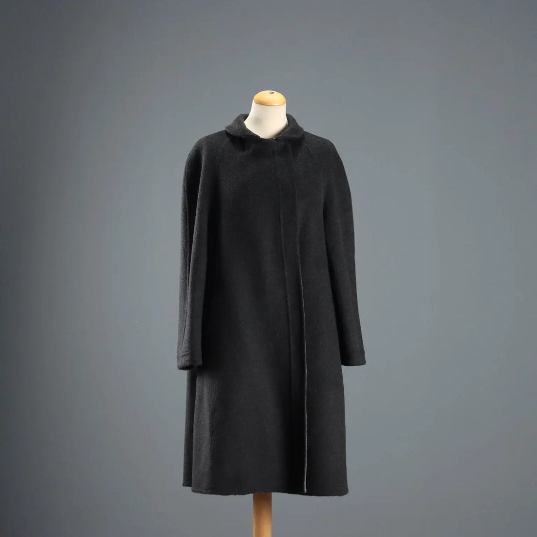 Giorgio Armani Cashmere Coat UK Size 10 Italy Second Hand - UK Size 32 | Clothing & House Linens | Second hand