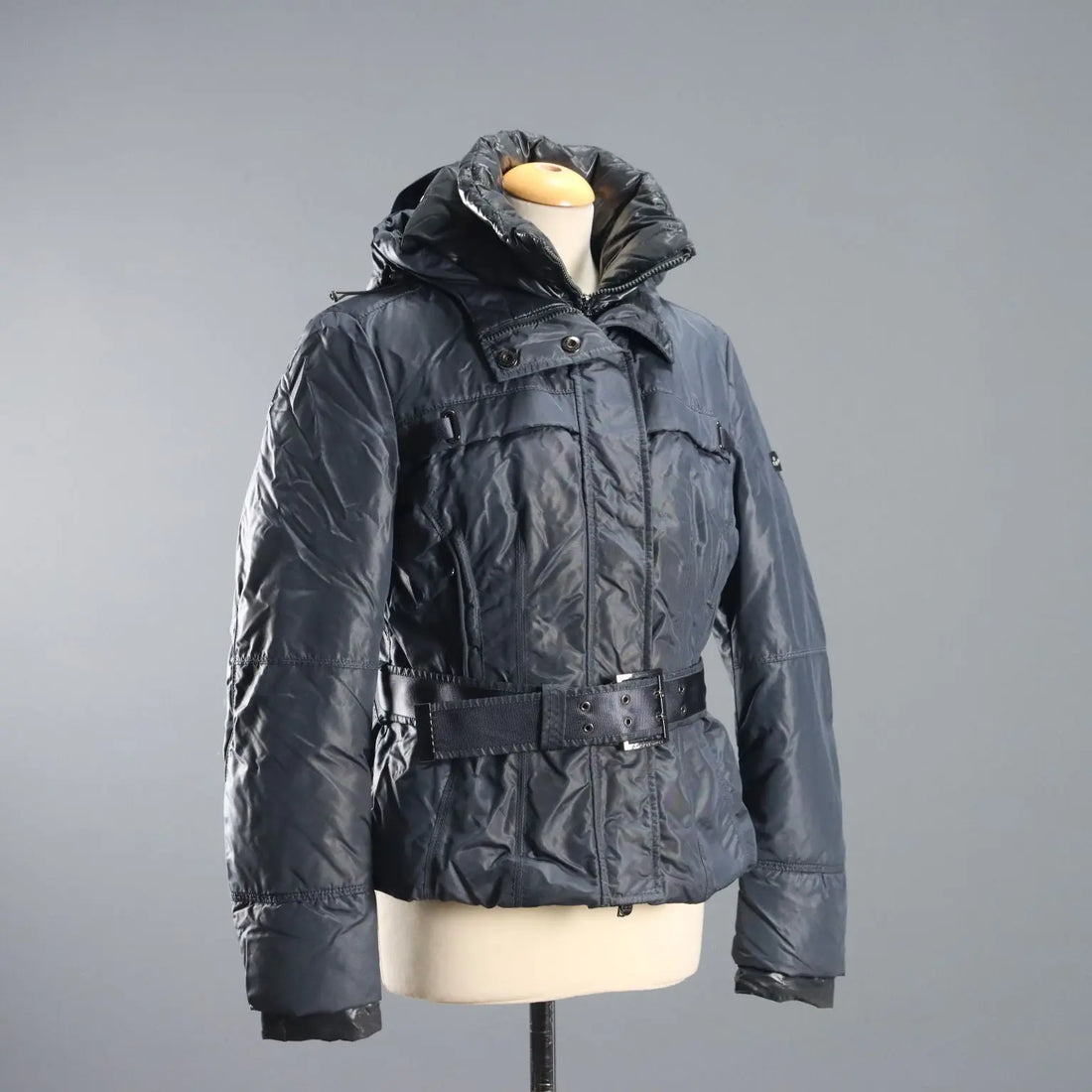 Peuterey Short Jacket for Women UK Size 14 Second Hand - UK Size 14 | Clothing & House Linens | Second hand