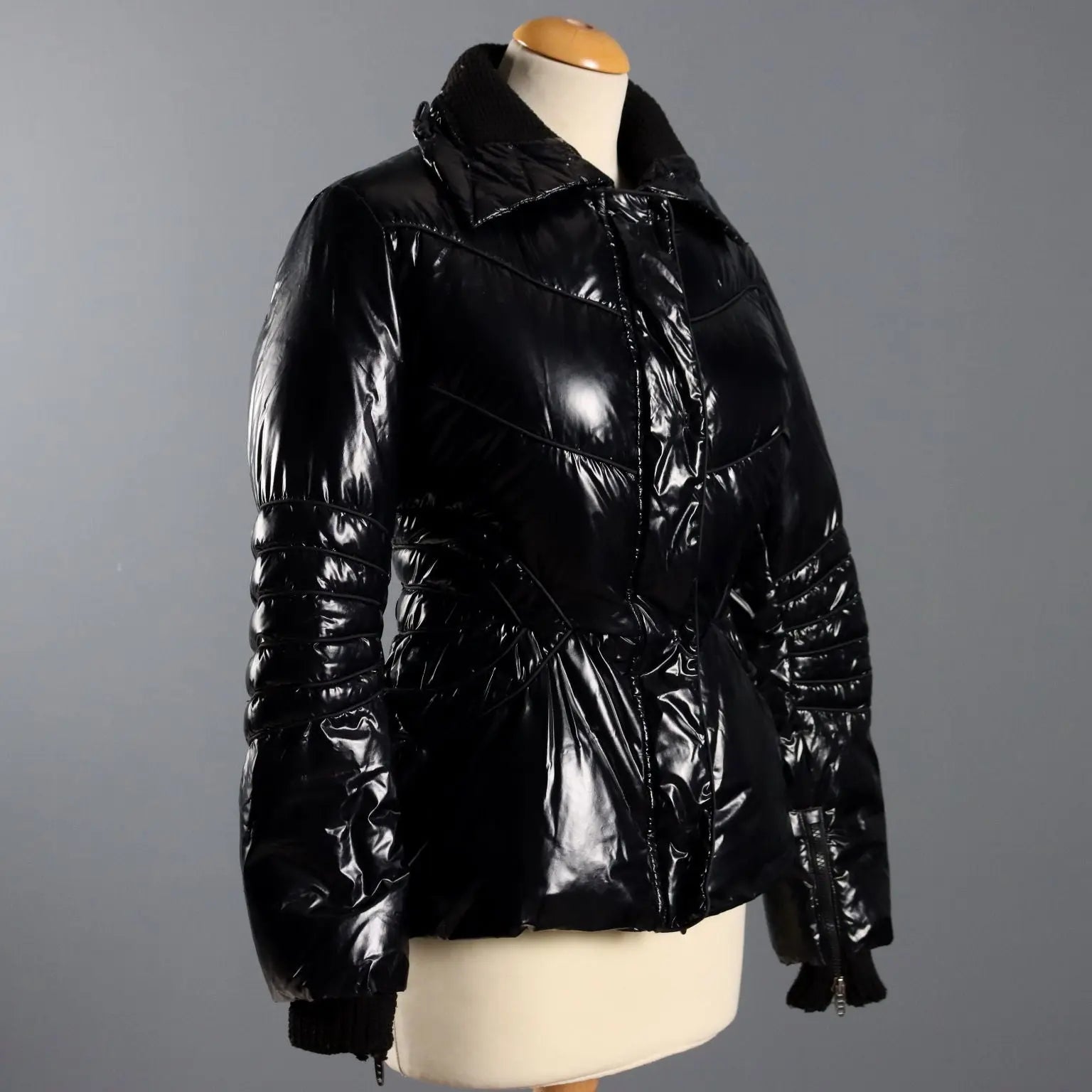Ermanno Scervino Down Jacket UK Size 8 Italy Second Hand - UK Size 8 | Clothing & House Linens | Second hand