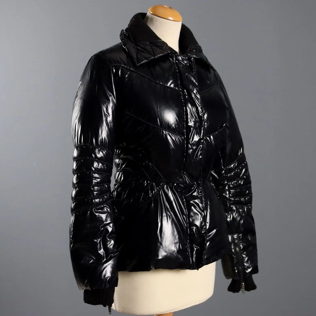 Ermanno Scervino Down Jacket UK Size 8 Italy Second Hand - UK Size 8 | Clothing & House Linens | Second hand