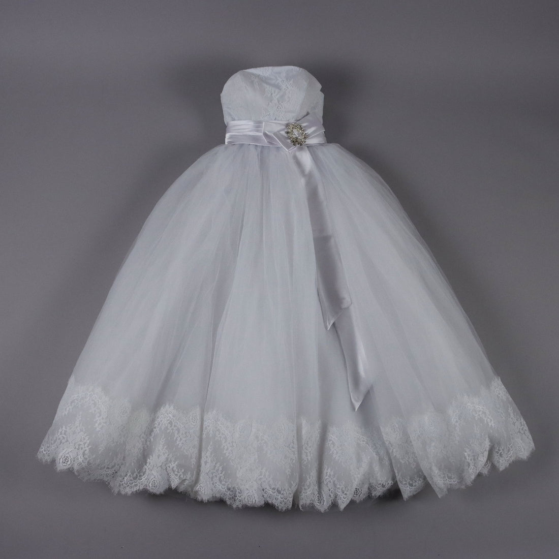 Second Hand InterTex Wedding Dress Size 14 Lace Bow - UK Size 14 | Clothing & House Linens  Second hand