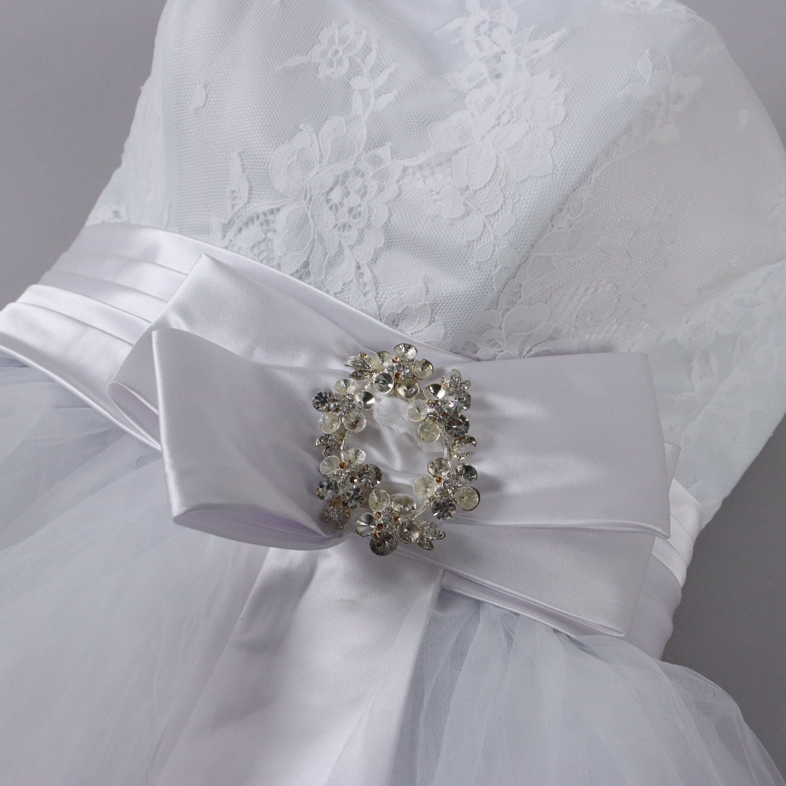Second Hand InterTex Wedding Dress Size 14 Lace Bow - UK Size 14 | Clothing & House Linens  Second hand