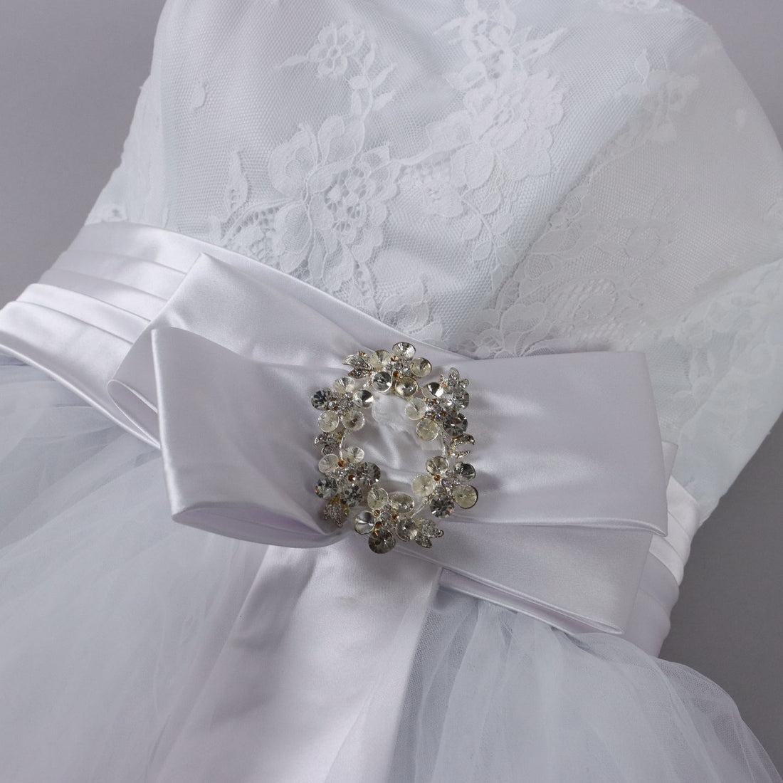 Second Hand InterTex Wedding Dress Size 14 Lace Bow - UK Size 14 | Clothing & House Linens  Second hand