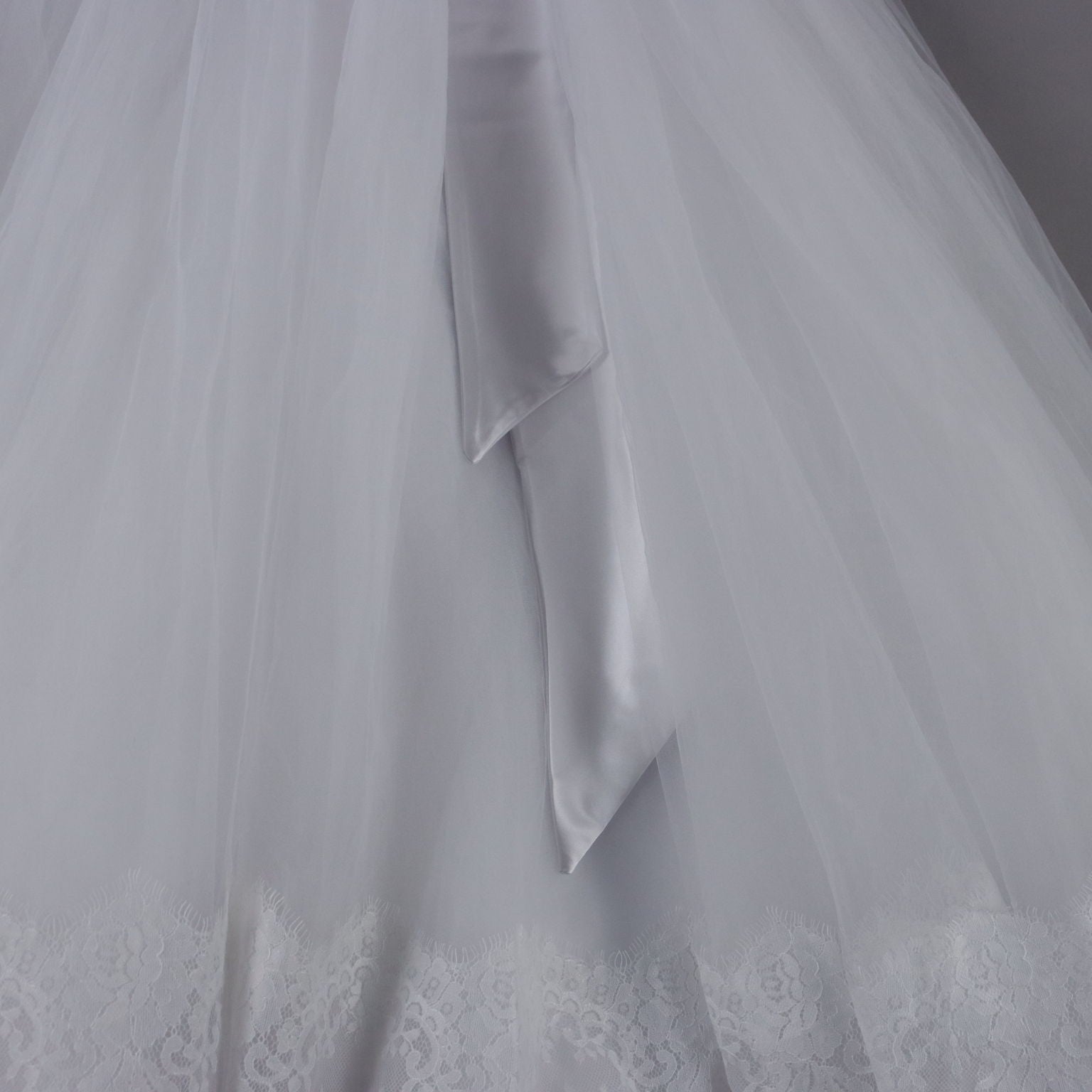 Second Hand InterTex Wedding Dress Size 14 Lace Bow - UK Size 14 | Clothing & House Linens  Second hand