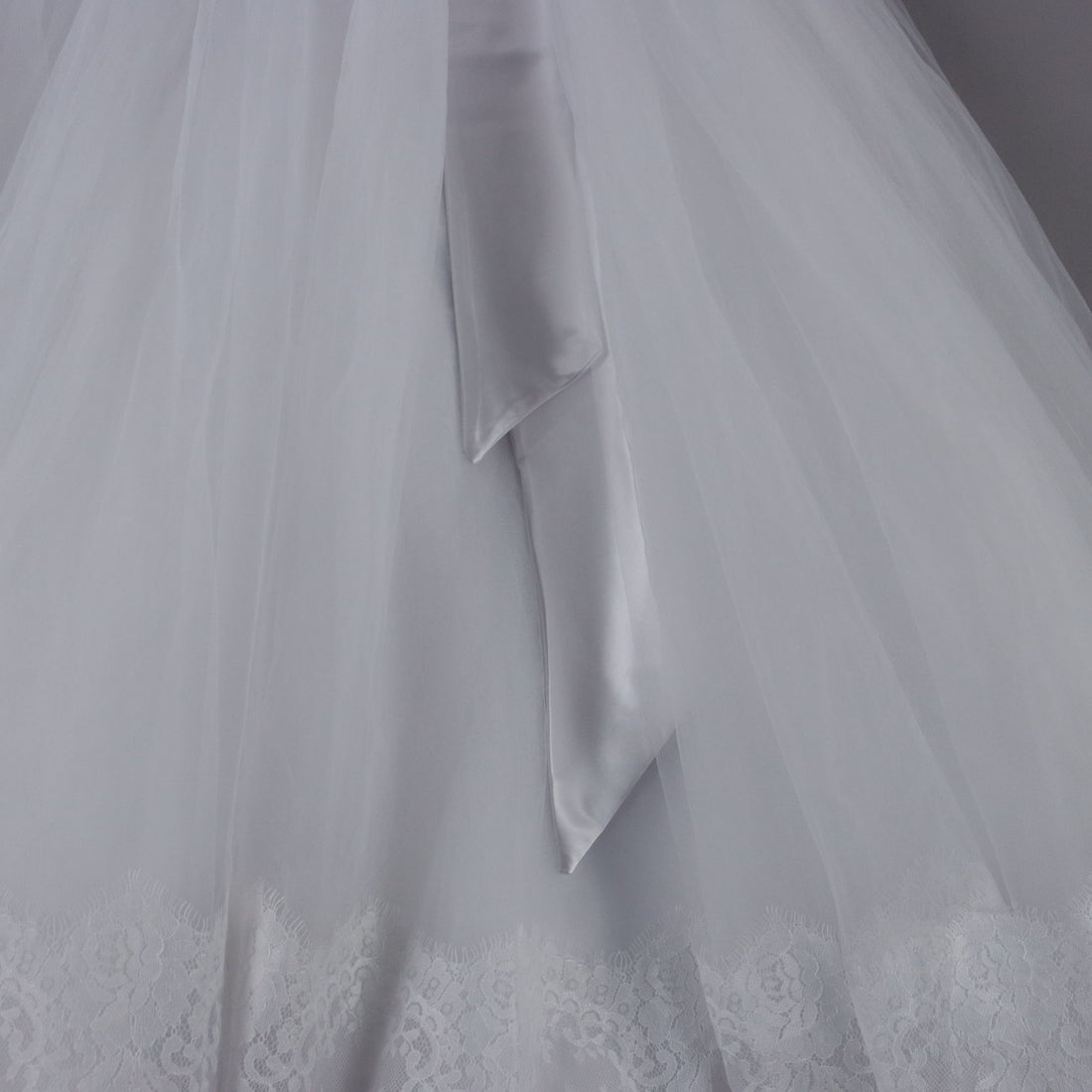 Second Hand InterTex Wedding Dress Size 14 Lace Bow - UK Size 14 | Clothing & House Linens  Second hand