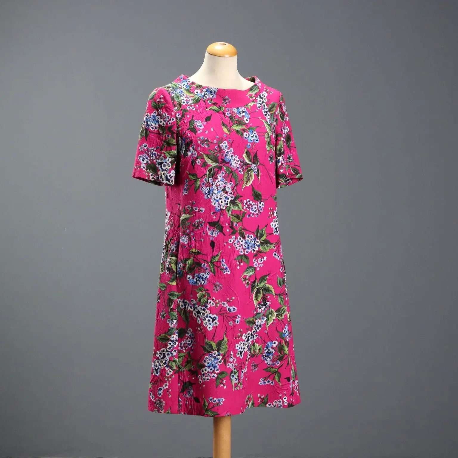 Escada Floral Dress Brocade Fabric Flower Pattern UK Size 12/14 - UK Size 12/14 | Clothing & House Linens | Second hand