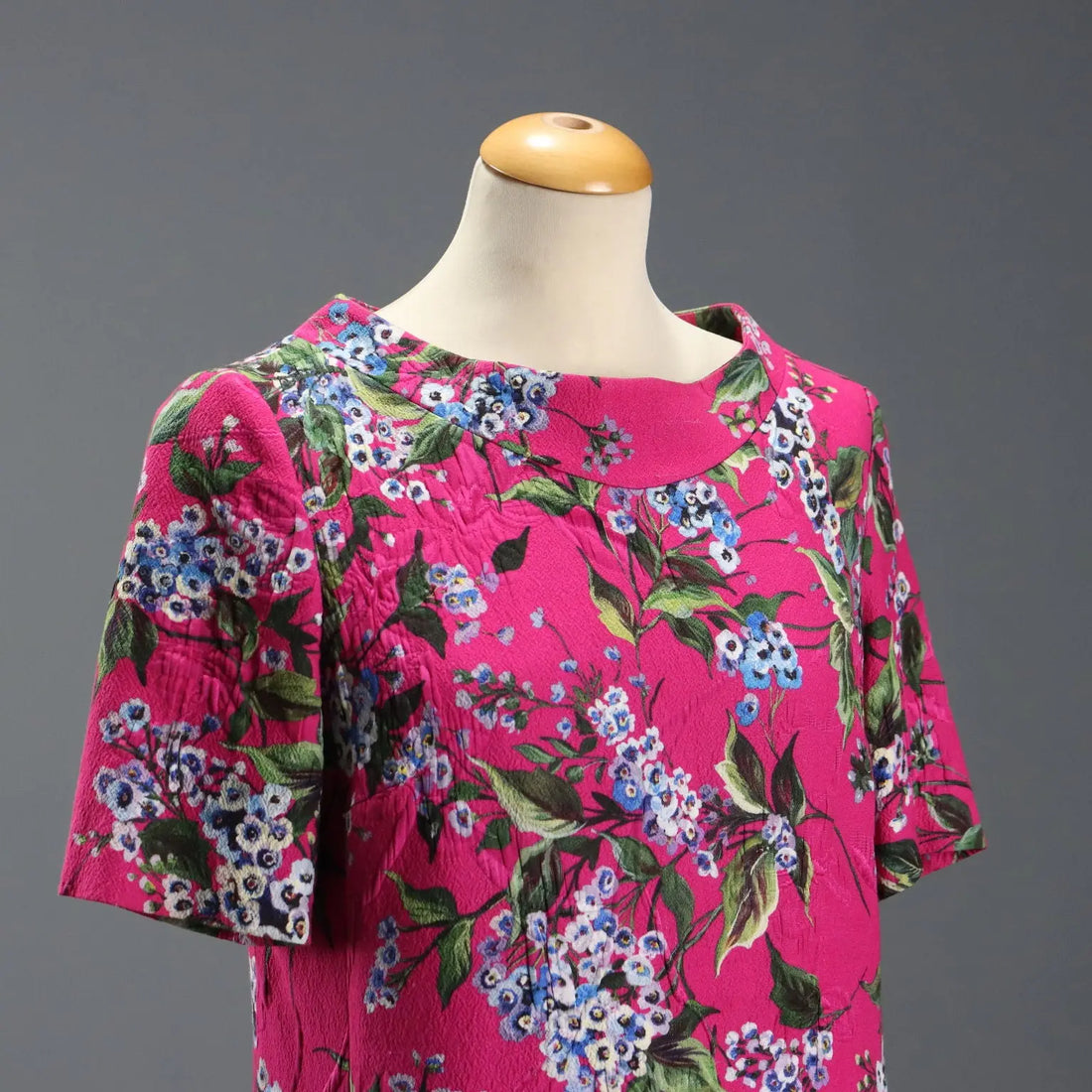 Escada Floral Dress Brocade Fabric Flower Pattern UK Size 12/14 - UK Size 12/14 | Clothing & House Linens | Second hand