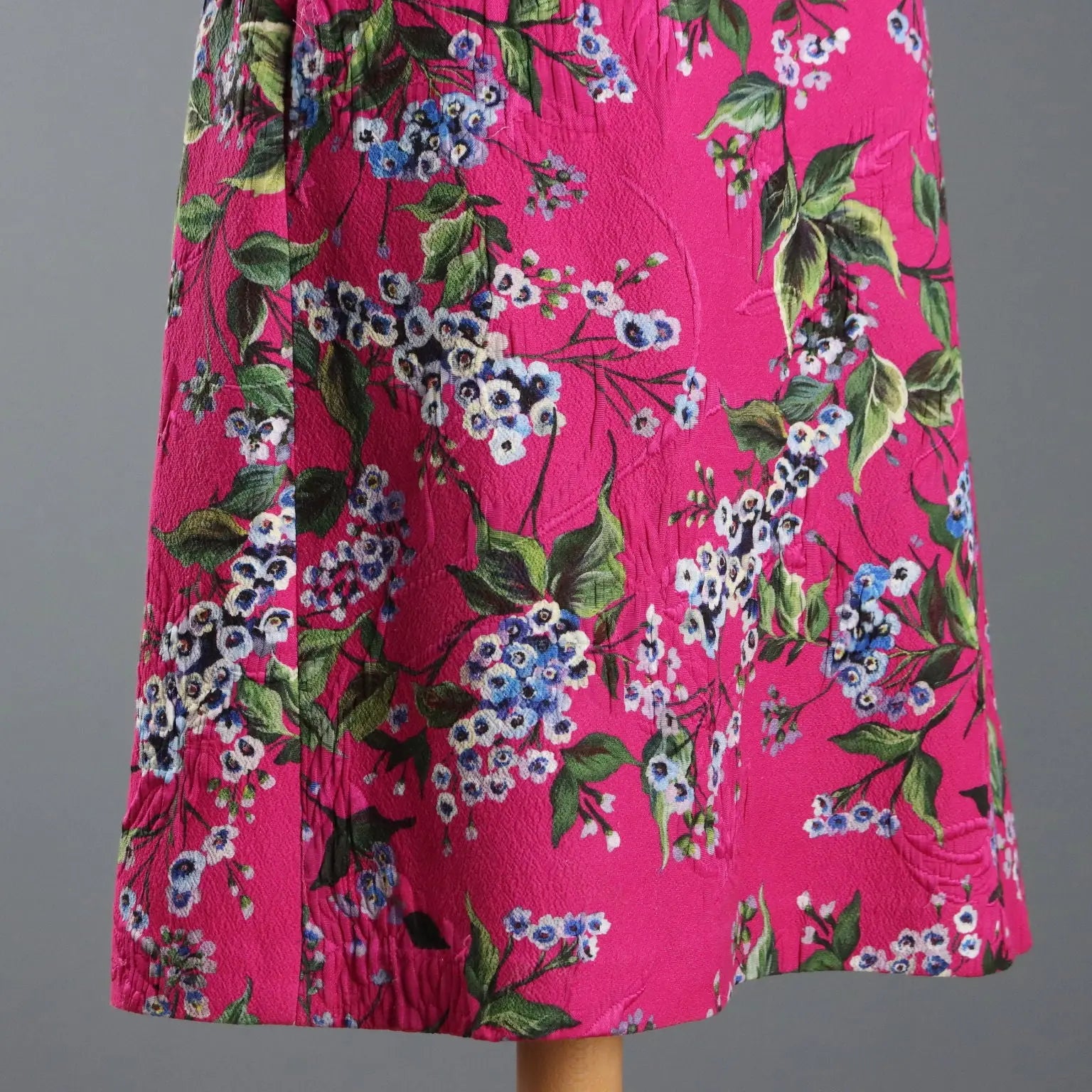 Escada Floral Dress Brocade Fabric Flower Pattern UK Size 12/14 - UK Size 12/14 | Clothing & House Linens | Second hand