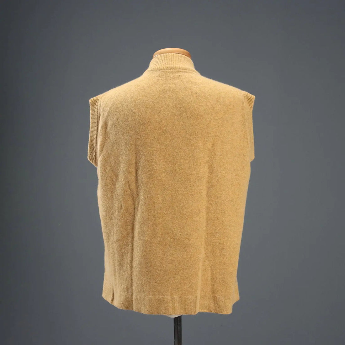 Colombo Men's Pure Cashmere Vest UK Size 44 Italy Second Hand - UK Size 44 | Clothing & House Linens | Second hand