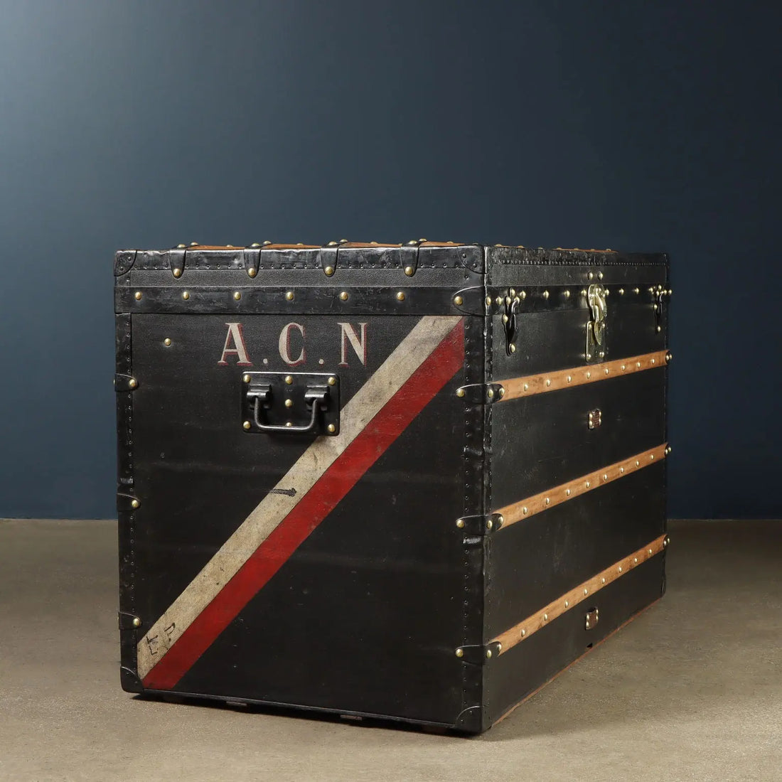 Louis Vuitton Lady's High Trunk Paris 1890-1910 ca. 
