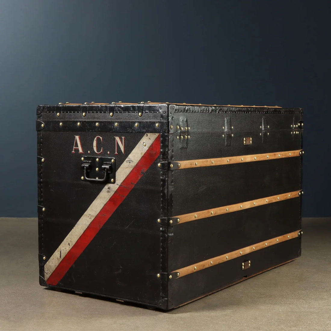 Louis Vuitton Lady's High Trunk Paris 1890-1910 ca. 