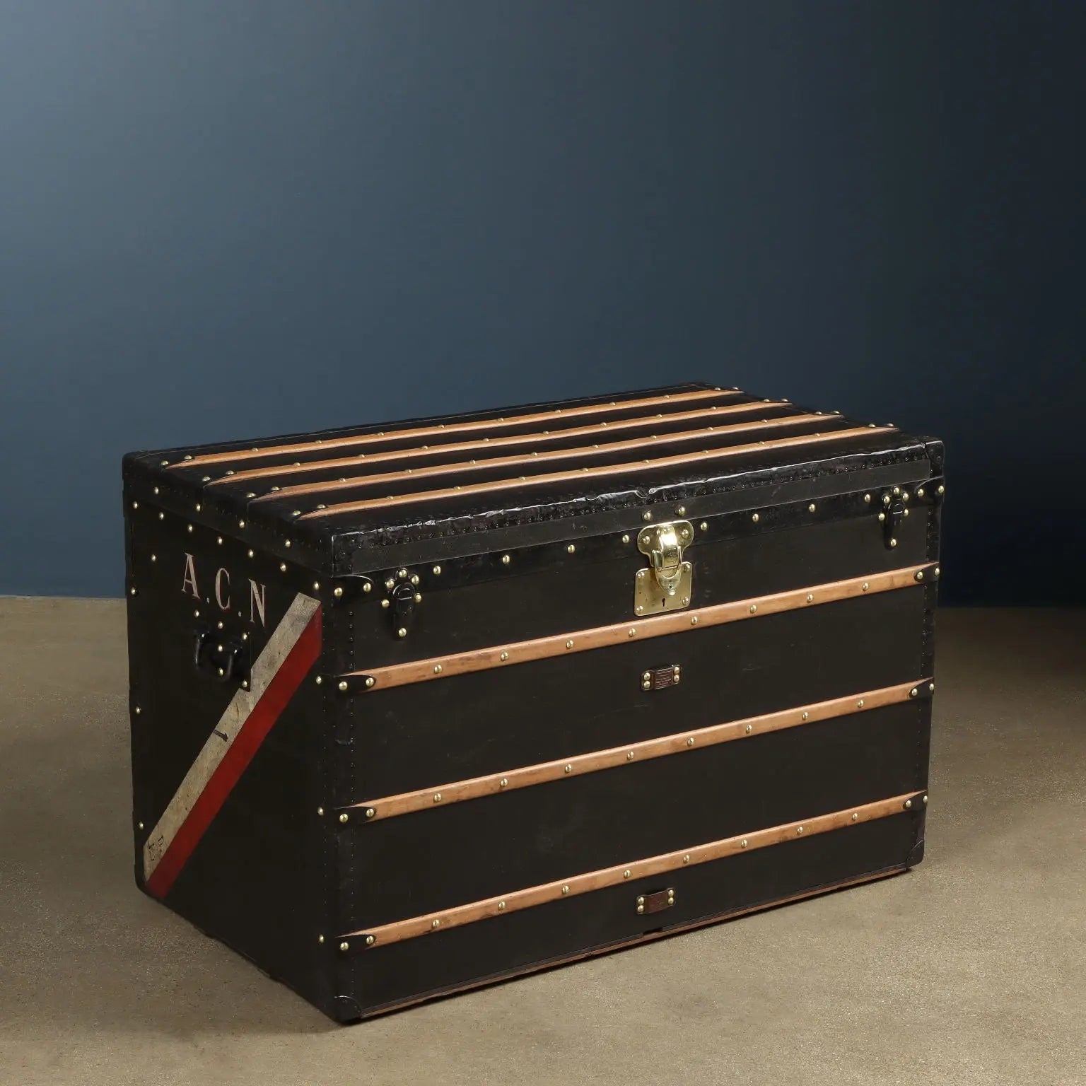 Louis Vuitton Lady's High Trunk Paris 1890-1910 ca. 