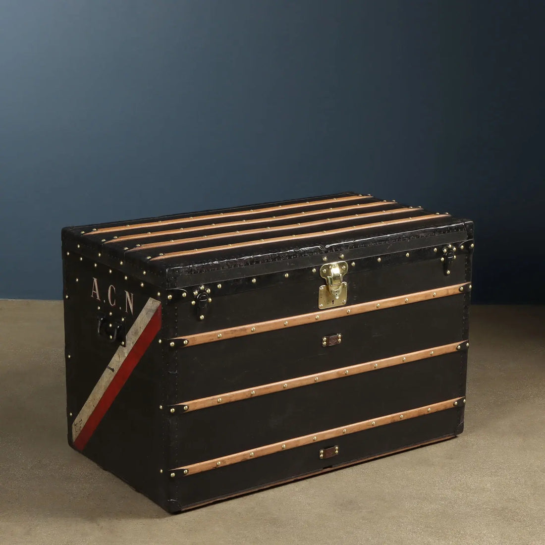 Louis Vuitton Lady's High Trunk Paris 1890-1910 ca. 