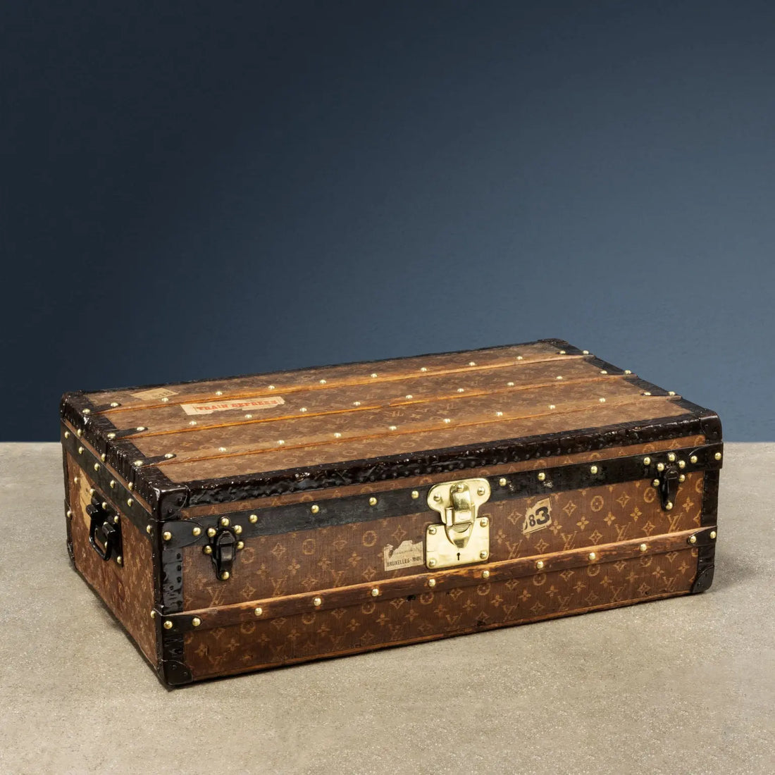 Louis Vuitton Malle Cabine Jacquard Tissée Canvas France 1899-1904 - Paris, 1899-1904 | Clothing & House Linens  Vintage