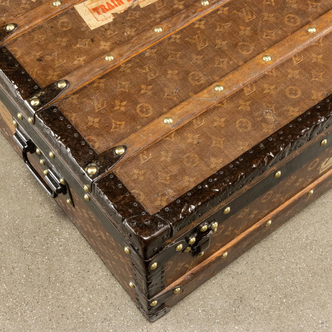 Louis Vuitton Malle Cabine Jacquard Tissée Canvas France 1899-1904 - Paris, 1899-1904 | Clothing & House Linens  Vintage