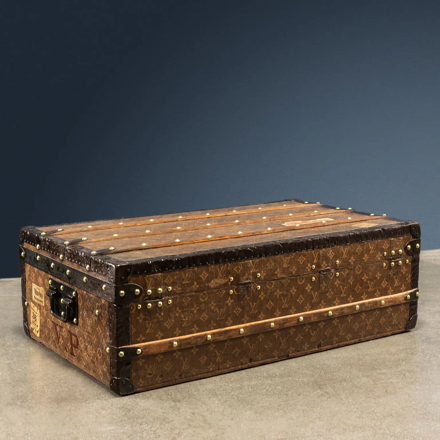 Louis Vuitton Malle Cabine Jacquard Tissée Canvas France 1899-1904 - Paris, 1899-1904 | Clothing & House Linens  Vintage