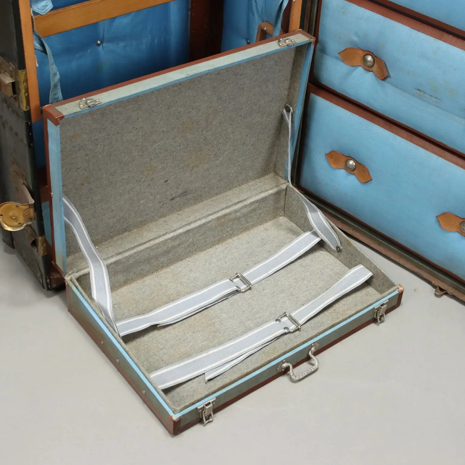 Vintage Travel Trunk Valigeria Inzaghi Leatherette Italy XX Century - Equipped Wardrobe | Clothing & House Linens | Vintage