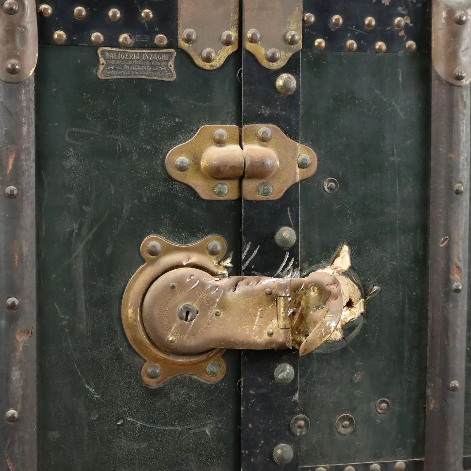 Vintage Travel Trunk Valigeria Inzaghi Leatherette Italy XX Century - Equipped Wardrobe | Clothing & House Linens | Vintage