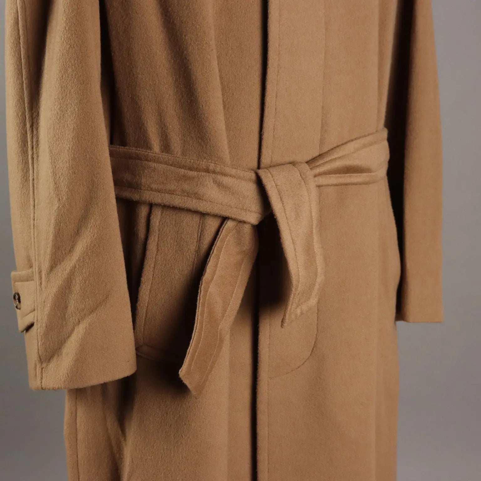 Ferragamo Coat Vintage Cashmere Wool UK Size 40 Italy - UK Size 40 | Clothing & House Linens | Vintage