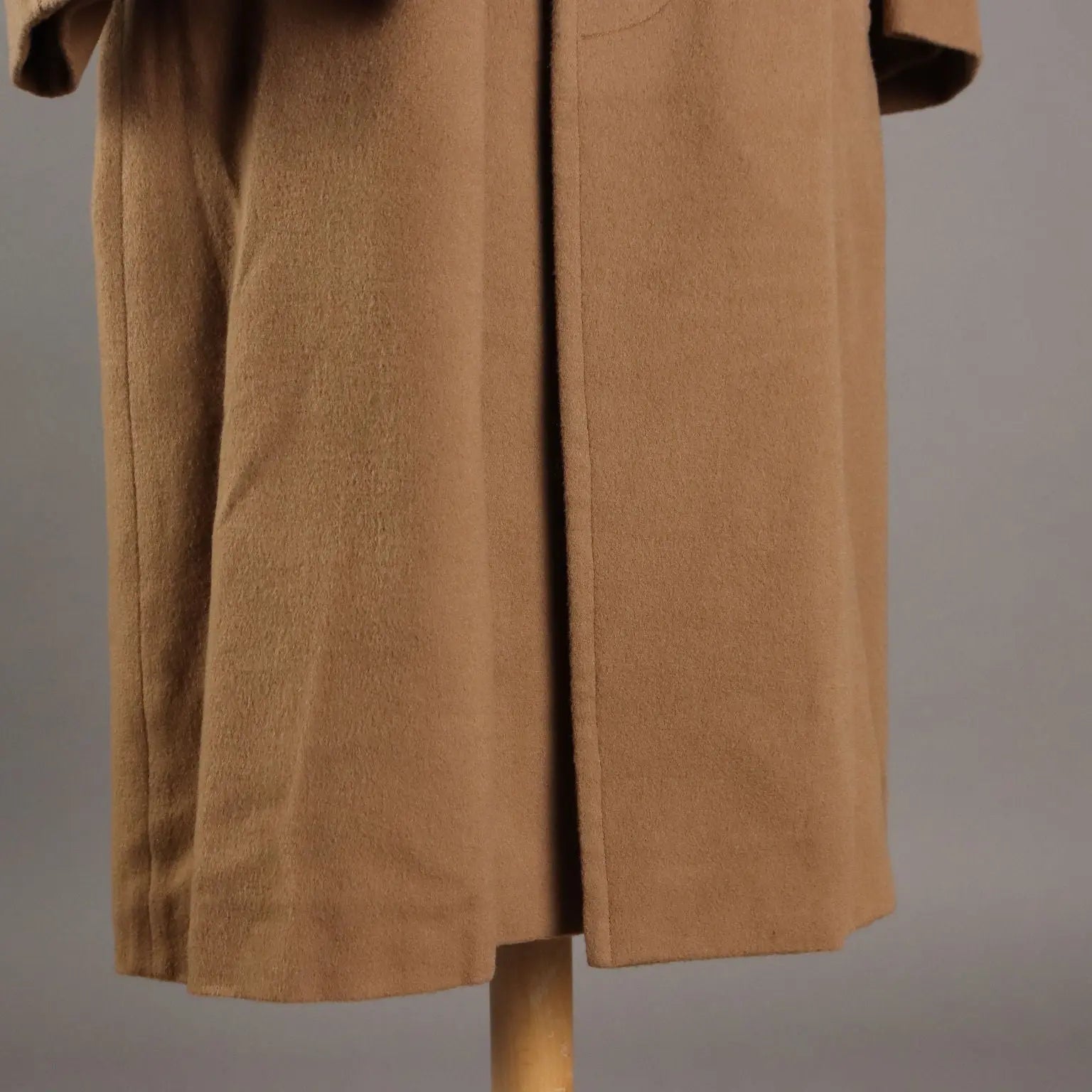 Ferragamo Coat Vintage Cashmere Wool UK Size 40 Italy - UK Size 40 | Clothing & House Linens | Vintage