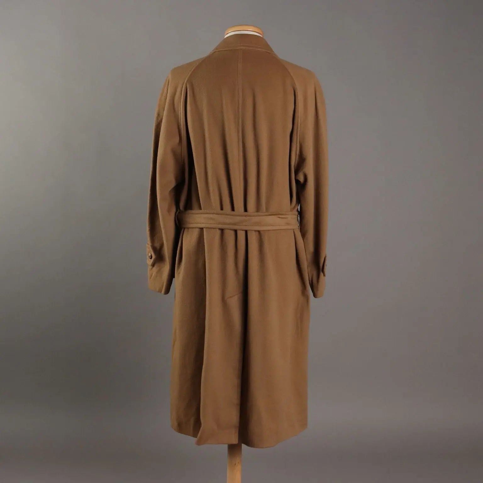 Ferragamo Coat Vintage Cashmere Wool UK Size 40 Italy - UK Size 40 | Clothing & House Linens | Vintage