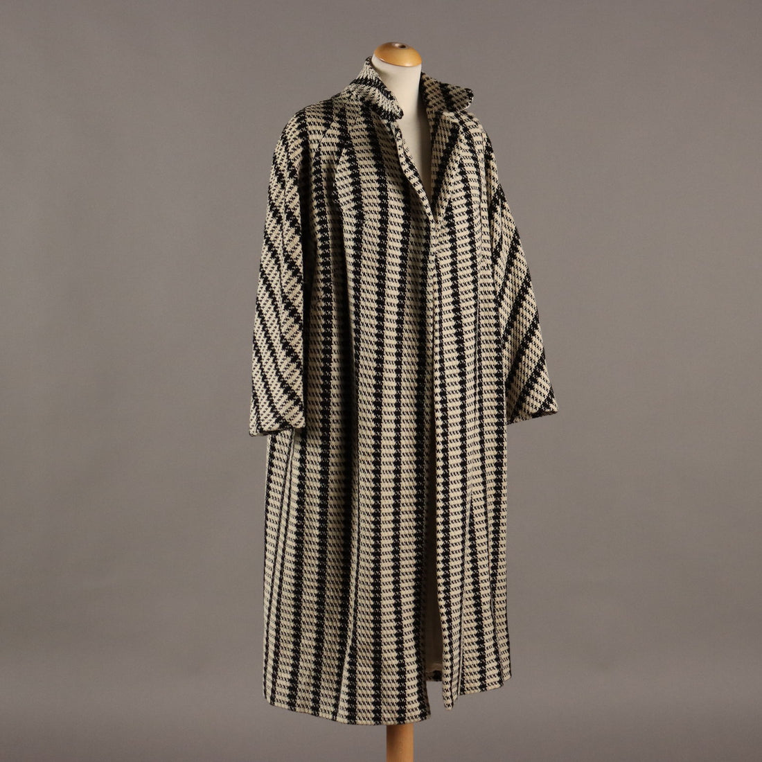  | Clothing & House Linens  Vintage