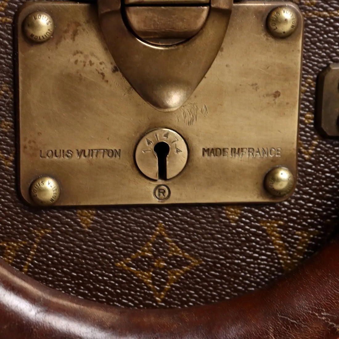 Louis Vuitton Bisten 70 Suitcase Leather Brass France 1970s | Clothing & House Linens | Vintage