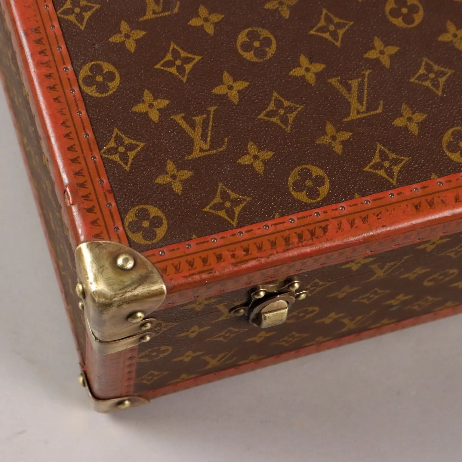 Louis Vuitton Bisten 70 Suitcase Leather Brass France 1970s | Clothing & House Linens | Vintage