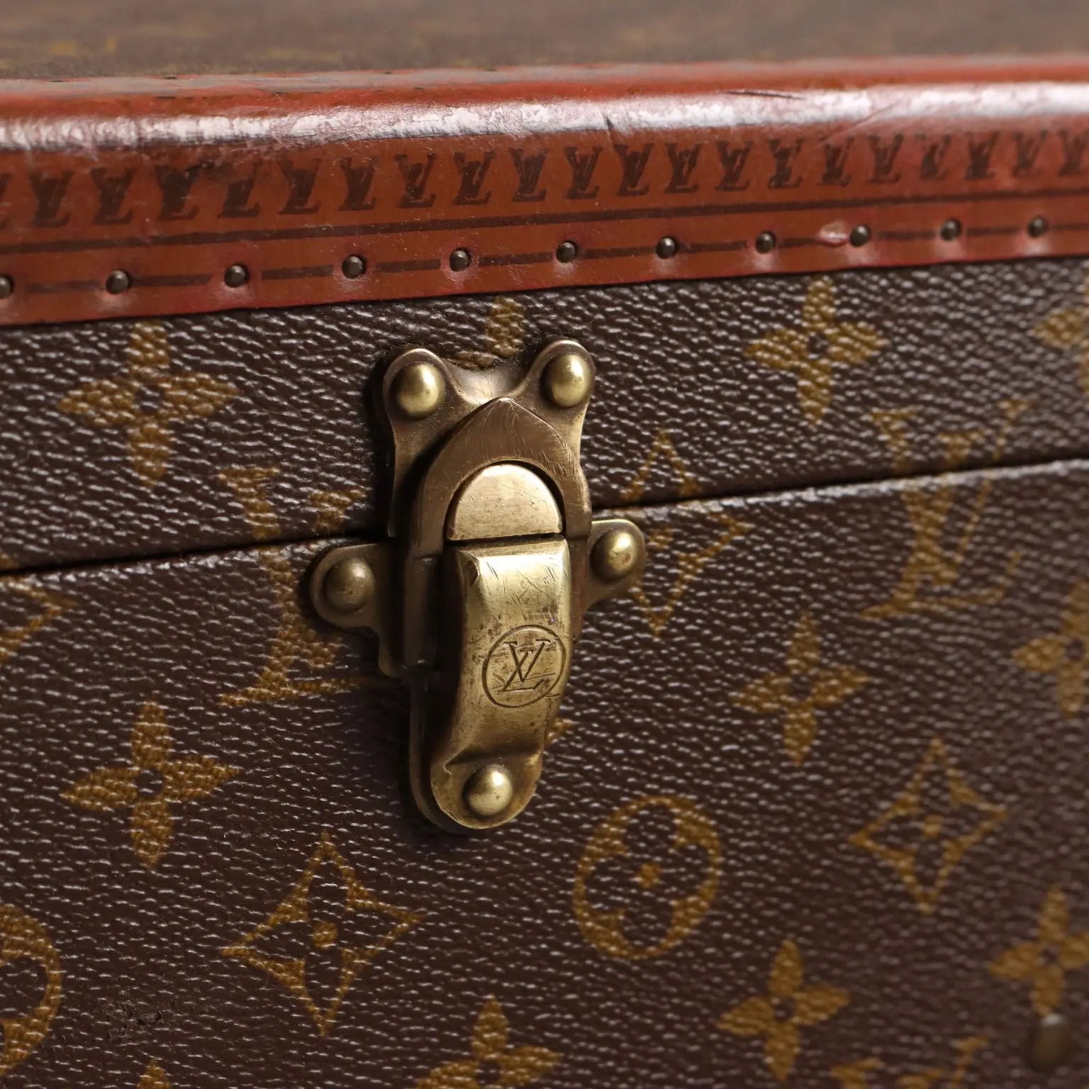Louis Vuitton Bisten 70 Suitcase Leather Brass France 1970s | Clothing & House Linens | Vintage