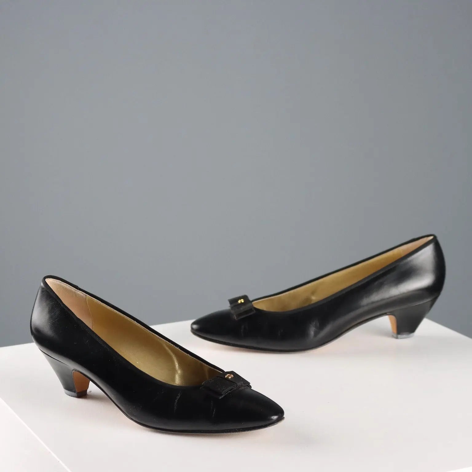 Gucci Vintage Shoes Black Leather UK Size 7 Italy 1980s - UK Size 7 | Clothing & House Linens | Vintage