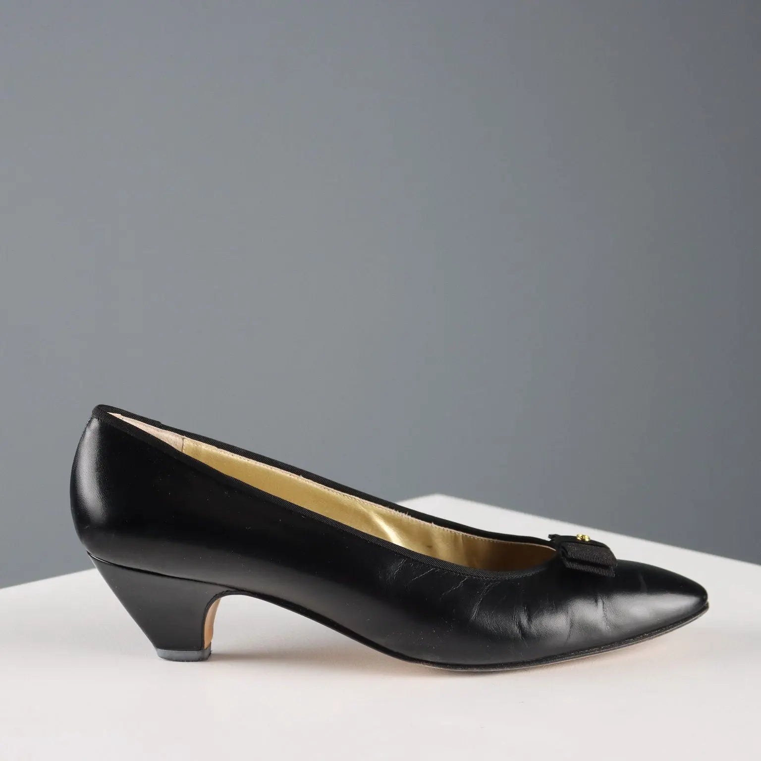 Gucci Vintage Shoes Black Leather UK Size 7 Italy 1980s - UK Size 7 | Clothing & House Linens | Vintage