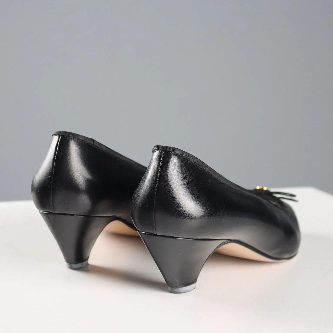 Gucci Vintage Shoes Black Leather UK Size 7 Italy 1980s - UK Size 7 | Clothing & House Linens | Vintage