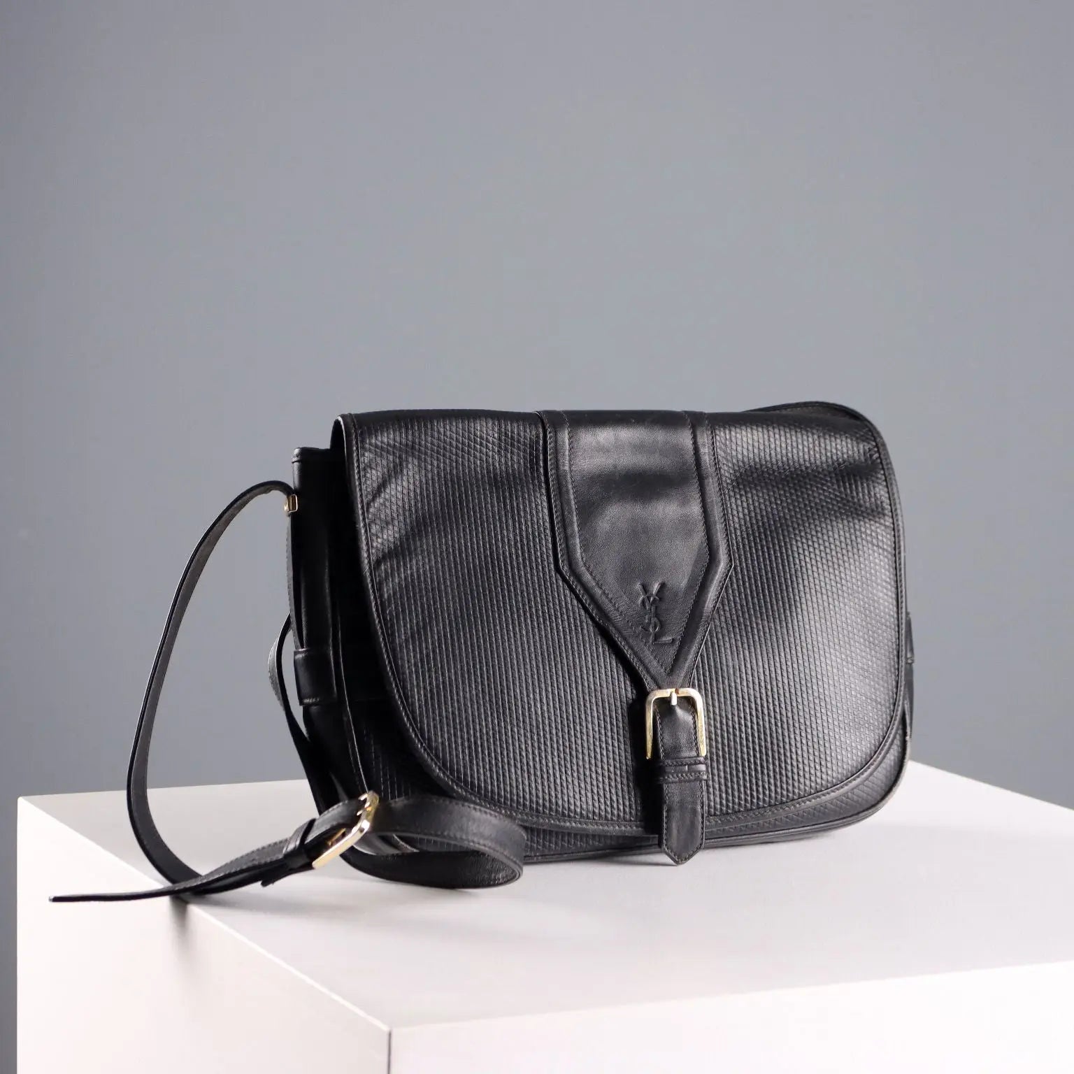 Vintage Bag Yves Saint Laurent Black Leather Italy 1970s-1980s | Clothing & House Linens | Vintage