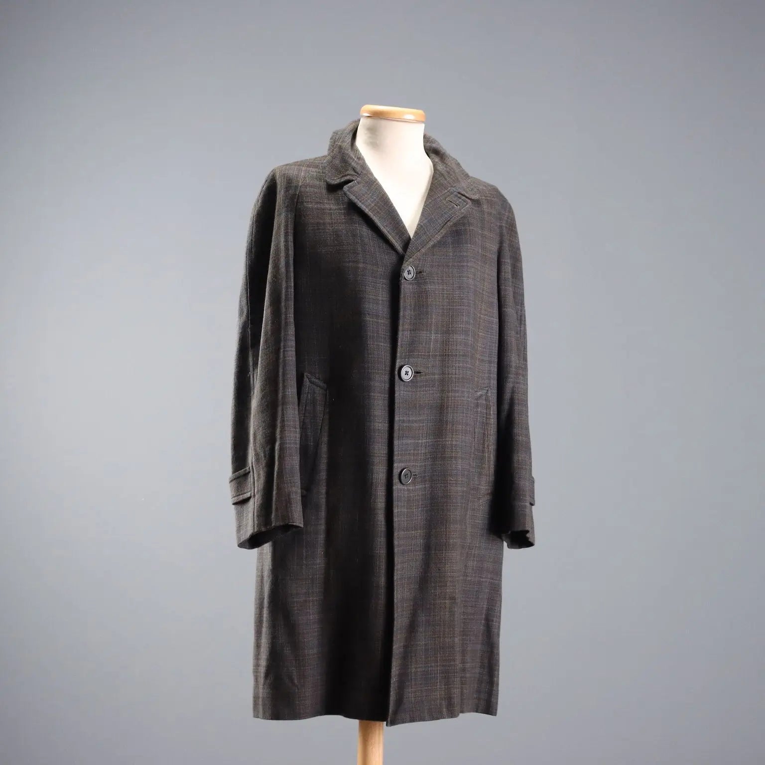 Aquascutum Men's Vintage Scottish Wool Coat Size 40 1980s - UK Size 40 | Clothing & House Linens | Vintage