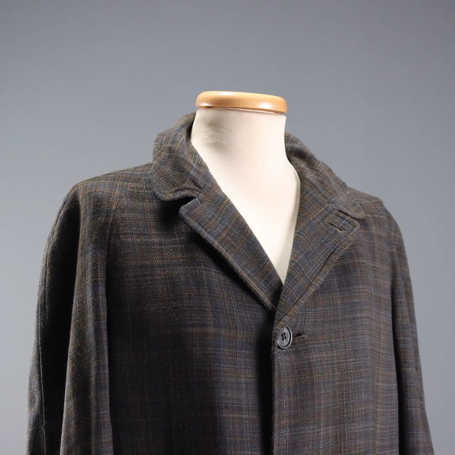 Aquascutum Men's Vintage Scottish Wool Coat Size 40 1980s - UK Size 40 | Clothing & House Linens | Vintage