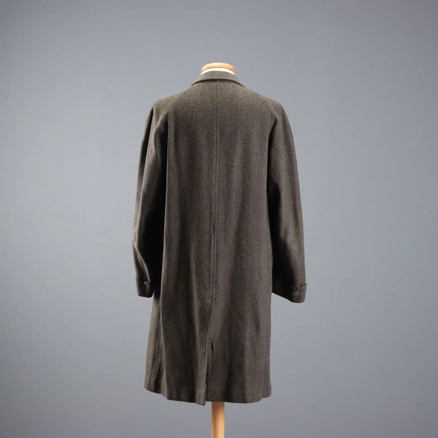 Aquascutum Men's Vintage Tweed Coat UK Size 40 1980s - UK Size 40 | Clothing & House Linens | Vintage