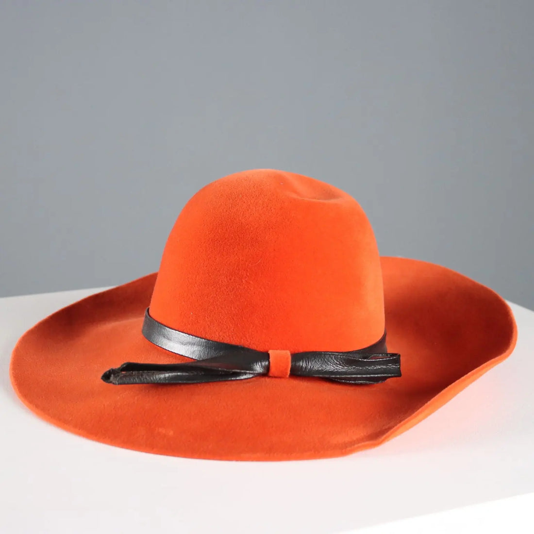 Borsalino Vintage Orange Hat Felt Leather Italy 1980s | Clothing & House Linens | Vintage