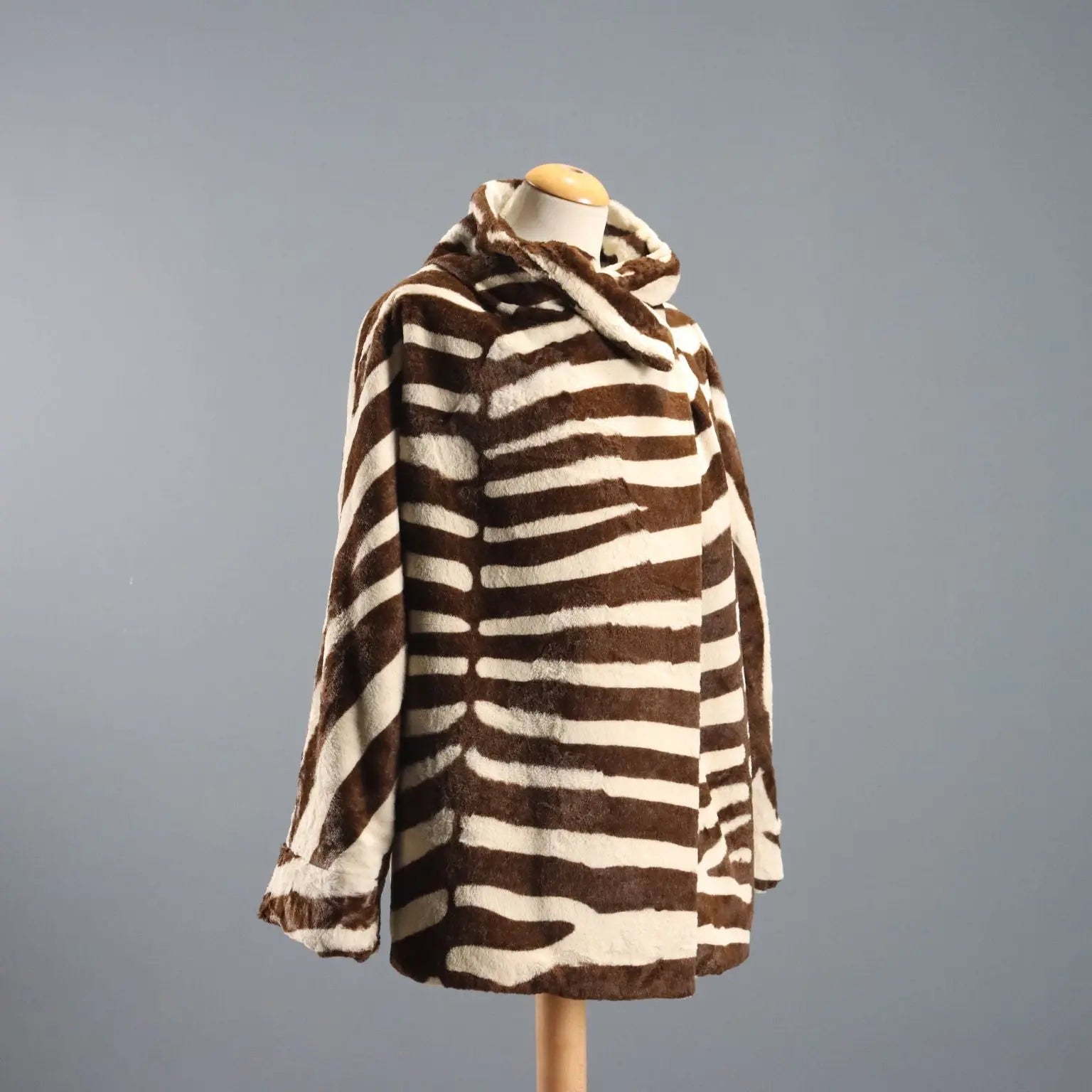 Vintage Animal Print Jacket UK Size 10 Synthetic Fur 1990s - UK Size 12 | Clothing & House Linens | Vintage