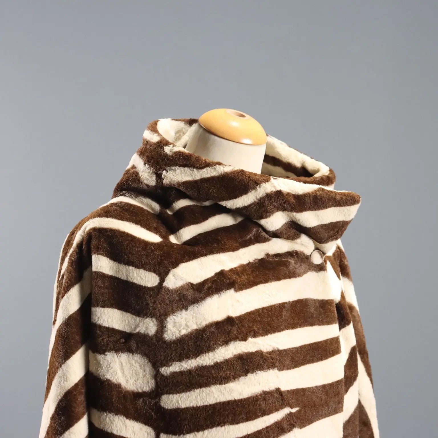 Vintage Animal Print Jacket UK Size 10 Synthetic Fur 1990s - UK Size 12 | Clothing & House Linens | Vintage