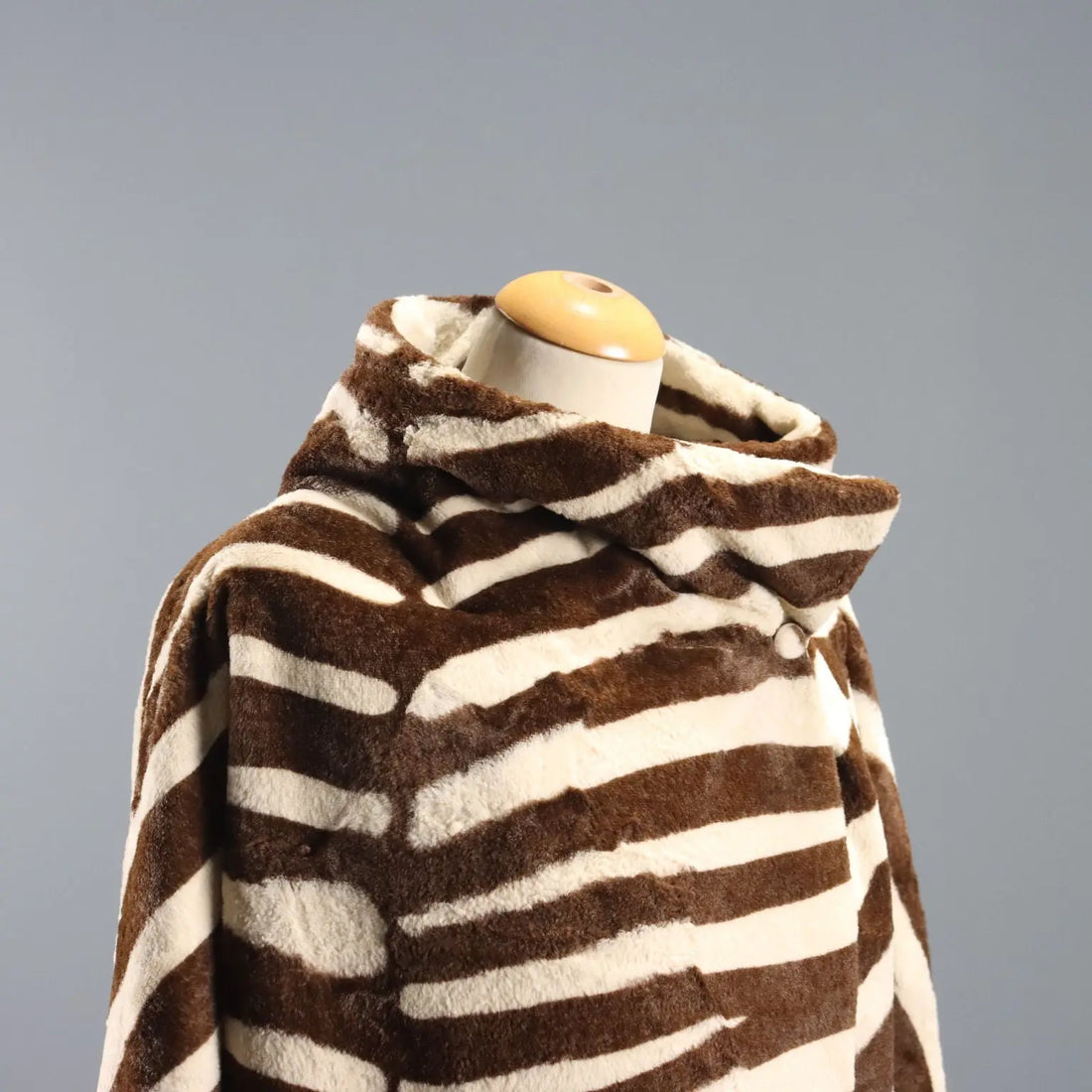 Vintage Animal Print Jacket UK Size 10 Synthetic Fur 1990s - UK Size 12 | Clothing & House Linens | Vintage
