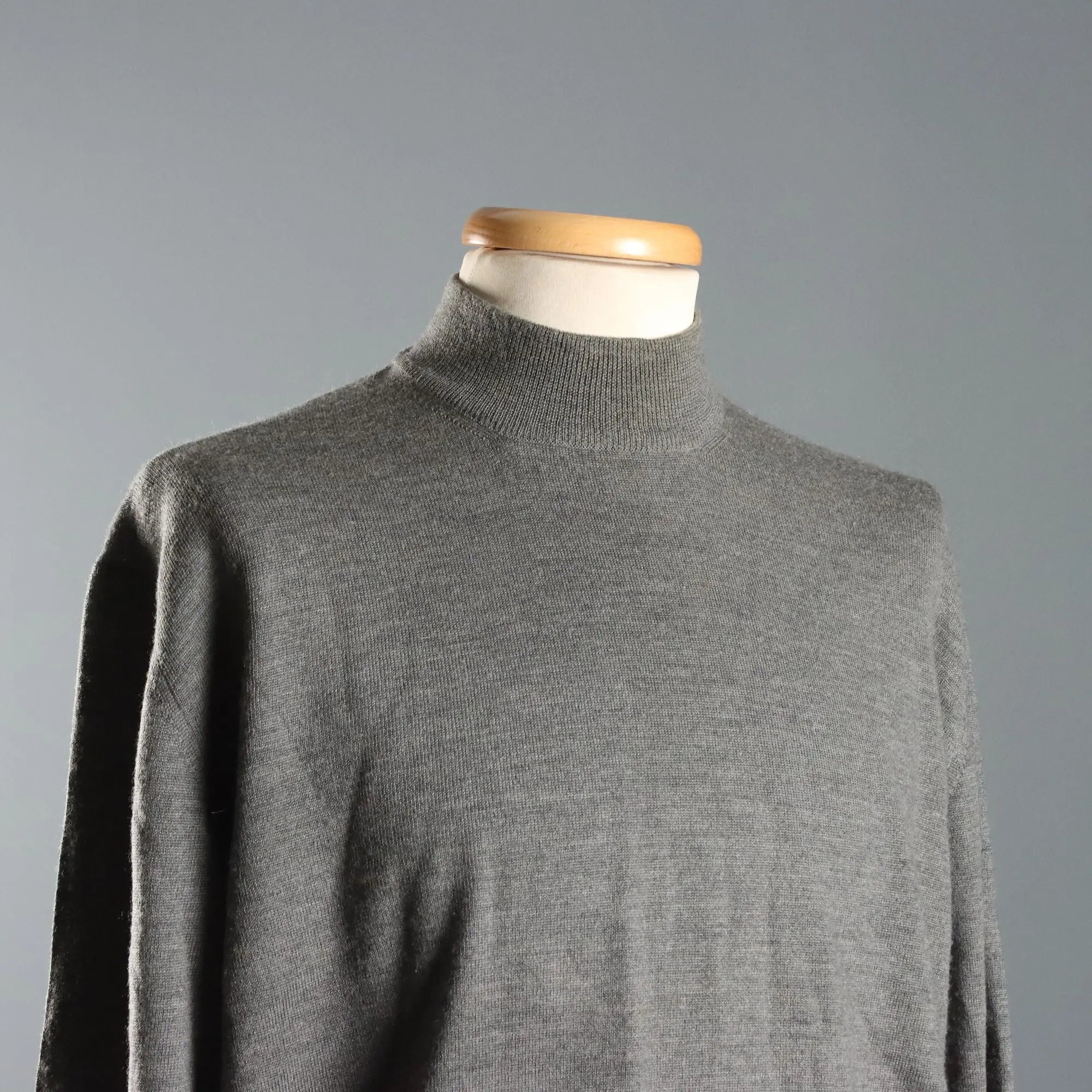 Valentino Men's Sweater Merinos Wool UK Size 38 Italy 1990s