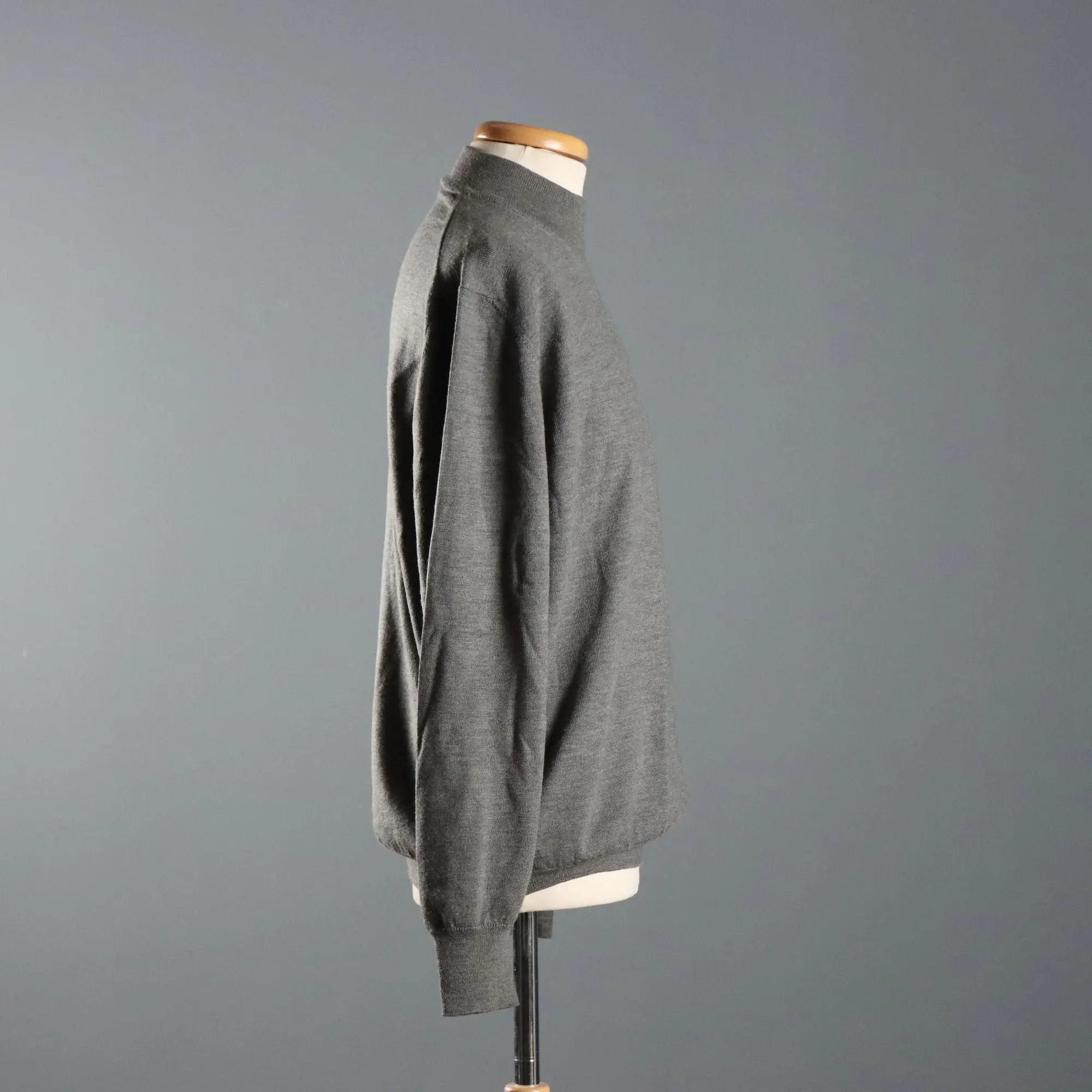 Valentino Men's Sweater Merinos Wool UK Size 38 Italy 1990s